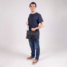 Cargar imagen en el visor de la galería, Kit Escolar Chenson 1818: Mochila, Lonchera y Lapicera - 1866417-KC3